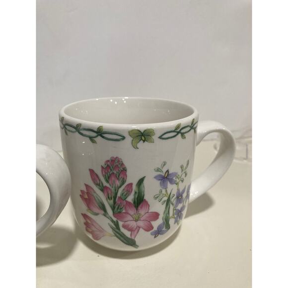 Farm house  Coffee Mugs  BY Thomson‎ Pottery( Floral Garden) Set of 4 - Picture 6 of 6